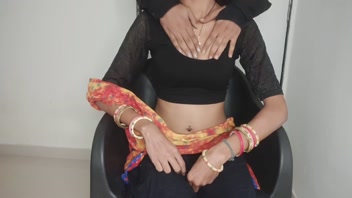 Soniya Bhabhi's Steamy Massage Session at Home