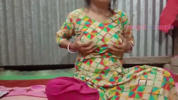 Hot Bengali Model Tumpa Fingering Her Pussy in Sexy XXX Video