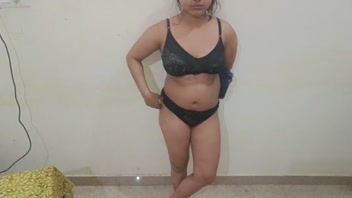 Innocent 20yo Indian GF's First Creampie Adventure!